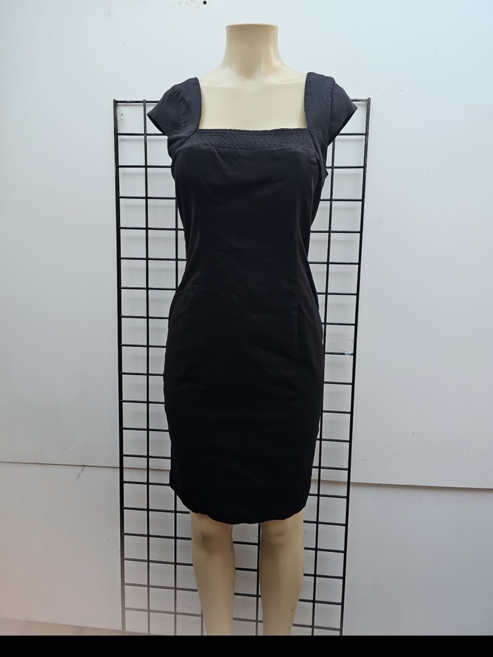 XOXO Black Square-Neck Cap Sleeve Sheath Dress